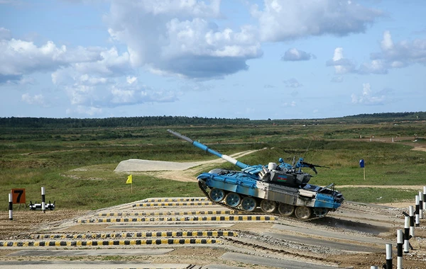 Hərbçilərimiz “Tank biatlonu” müsabiqəsində ilk yarışa başlayıblar - FOTO