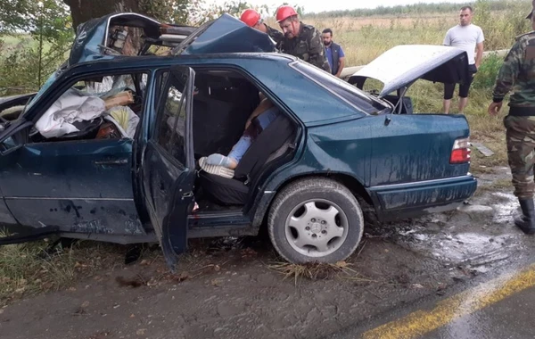 Смертельное ДТП в Азербайджане: страшные кадры с места аварии, унесшей жизни 5 человек - ВИДЕО 