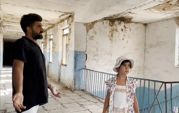 Zaur Baxşəliyev oxuduğu məktəbin görüntülərini paylaşdı - FOTO/VİDEO