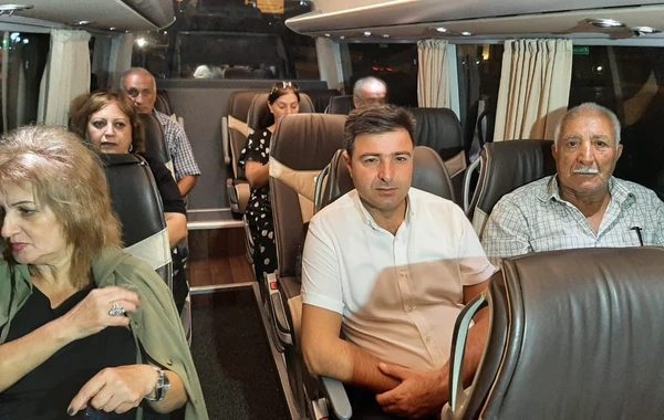 Bir qrup Şuşa sakininin Şuşa şəhərinə səfəri təşkil olunub - FOTO