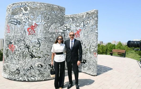 İlham Əliyev və Mehriban Əliyeva “Gənclik” parkının açılışında iştirak ediblər - YENİLƏNİB - FOTO