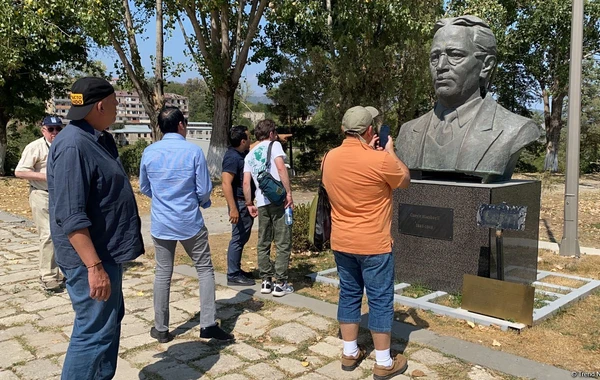 Xarici jurnalistlər azad edilmiş ərazilərdə səfərdədirlər - FOTO