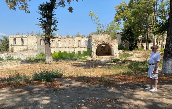 Xarici jurnalistlər azad edilmiş ərazilərdə səfərdədirlər - FOTO