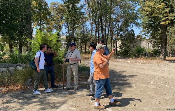 Xarici jurnalistlər azad edilmiş ərazilərdə səfərdədirlər - FOTO