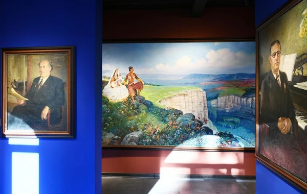 İlham Əliyev və Mehriban Əliyeva Şuşada təşkil edilən sərgilərlə tanış olublar - FOTO