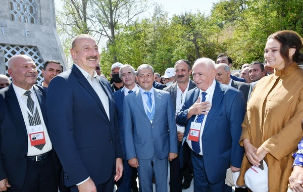 Ильхам Алиев и Мехрибан Алиева приняли участие в открытии Дней поэзии Вагифа в Шуше - ФОТО