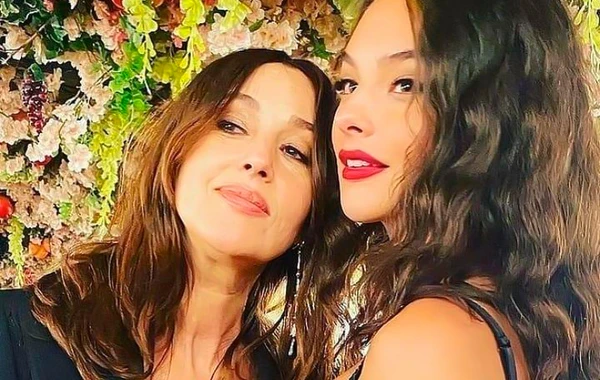 Как сестры: Моника Беллуччи поддержала 16-летнюю дочь на показе Dolce &amp; Gabbana - ФОТО