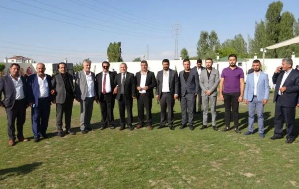 Gəlinə 1 kilo qızıl, bəyə 3 milyon pul hədiyyə etdilər - FOTO/VİDEO