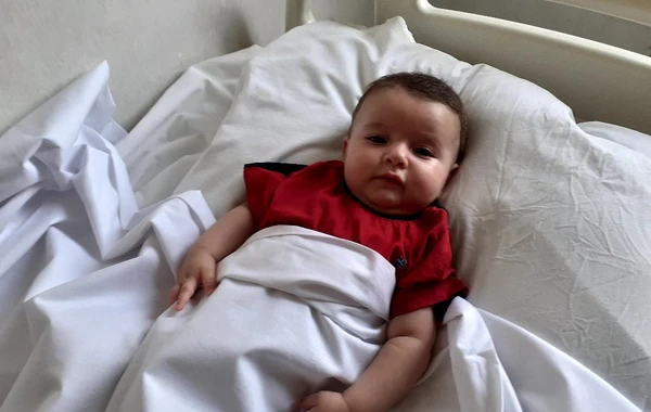 5 aylıq övladını küçəyə atan ana tapıldı - FOTO