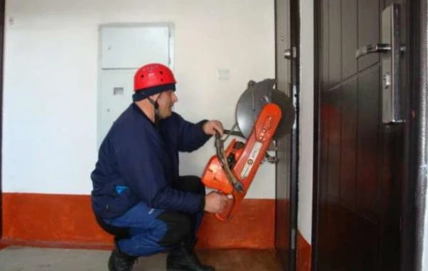 4 nəfər evdə köməksiz qaldı, FHN xilas etdi