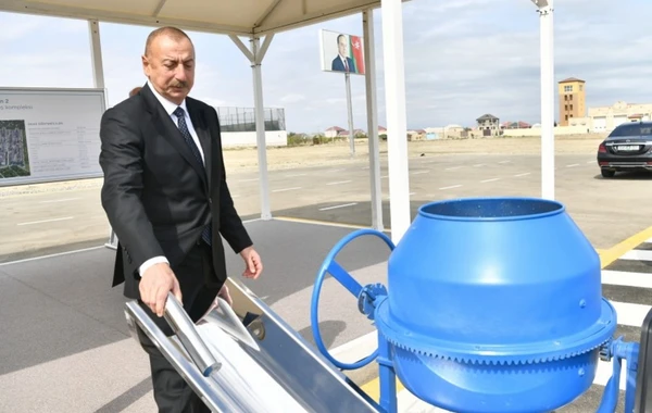 Sumqayıtda güzəştli mənzil layihəsi çərçivəsində növbəti yaşayış kompleksinin təməli qoyulub - YENİLƏNİB - FOTO