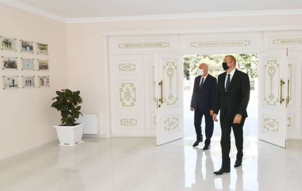 Президент Ильхам Алиев принял участие в сдаче в эксплуатацию средней школы в Сумгайыте - ФОТО