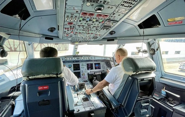 Самолет AZAL совершил первую посадку в международном аэропорту Карабаха - ФОТО