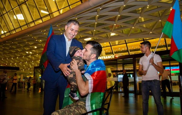 Türkiyəyə göndərilən daha 11 qazimiz sağalaraq Vətənə geri dönüb - FOTO