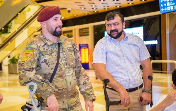 Türkiyəyə göndərilən daha 11 qazimiz sağalaraq Vətənə geri dönüb - FOTO