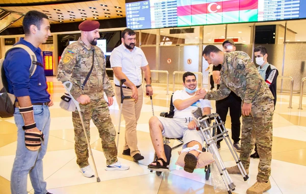 Türkiyəyə göndərilən daha 11 qazimiz sağalaraq Vətənə geri dönüb - FOTO