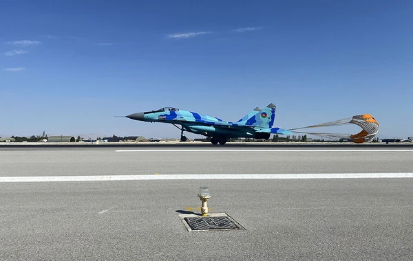 Su-25 hücum və MİQ-29 qırıcı təyyarələri təlimdə - VİDEO