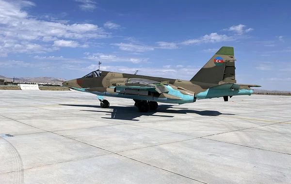 Su-25 hücum və MİQ-29 qırıcı təyyarələri təlimdə - VİDEO