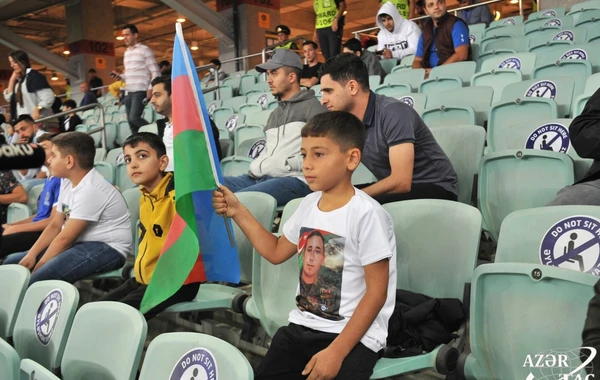Şəhid ailələrinin üzvləri Azərbaycan-Portuqaliya oyununda azarkeş qismində iştirak ediblər - FOTO