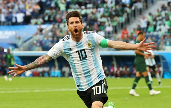 Messi het-trik edərək Pelenin rekordunu qırdı - VİDEO
