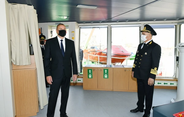 Ильхам Алиев на церемонии сдачи в эксплуатацию нефтеналивного танкера "Кяльбаджар" - ВИДЕО