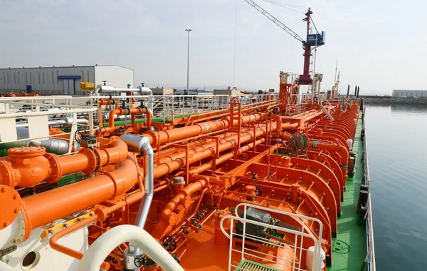 Ильхам Алиев на церемонии сдачи в эксплуатацию нефтеналивного танкера "Кяльбаджар" - ВИДЕО