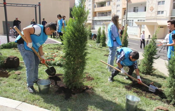 Paytaxtda abadlaşdırılan növbəti həyət sakinlərin istifadəsinə verilib - FOTO
