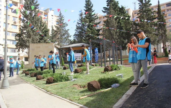 Paytaxtda abadlaşdırılan növbəti həyət sakinlərin istifadəsinə verilib - FOTO