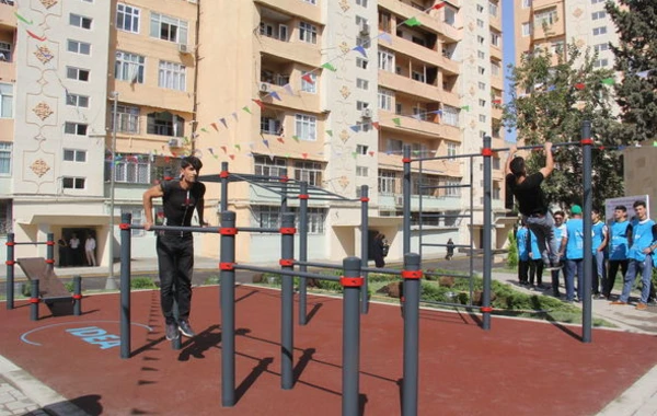 Paytaxtda abadlaşdırılan növbəti həyət sakinlərin istifadəsinə verilib - FOTO