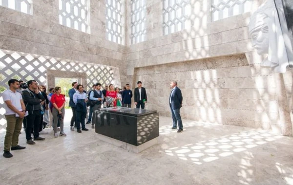 Könüllü təşkilatları Şuşaya səfər etdilər - FOTO