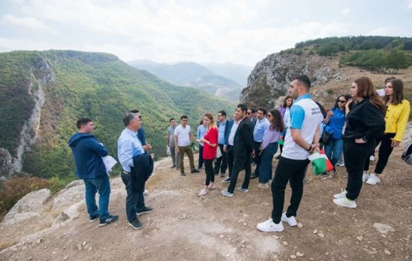 Könüllü təşkilatları Şuşaya səfər etdilər - FOTO
