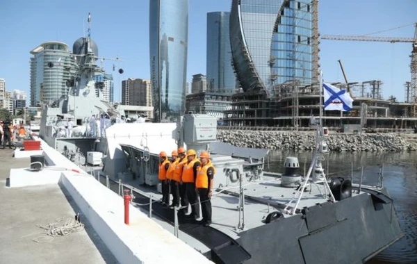 Представители ВМФ России находятся с визитом в Азербайджане - ФОТО