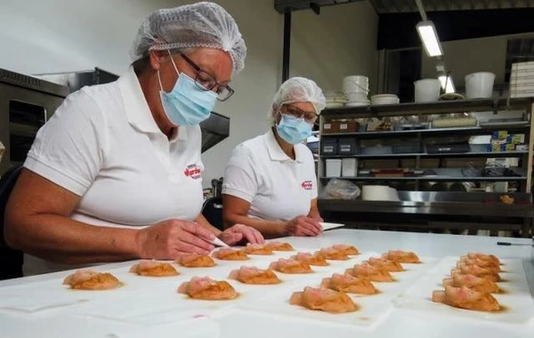 Merkelin şirniyyatı hazırlandı - FOTO