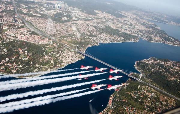 Azərbaycan və Türkiyə qırıcıları İstanbul səmasında uçuşlar keçiriblər - FOTO