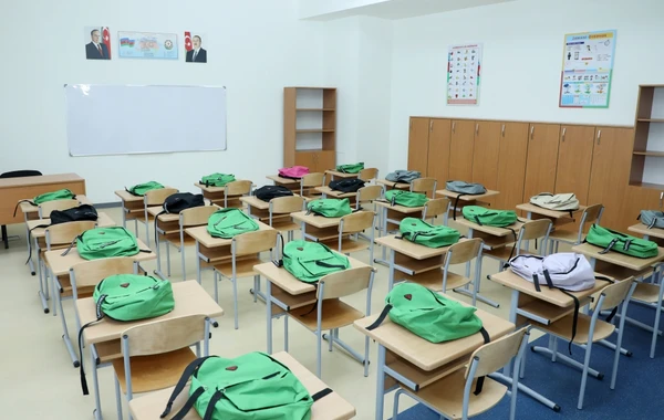 Ильхам Алиев и Мехрибан Алиева на открытии нового здания Бакинского Европейского лицея - ФОТО