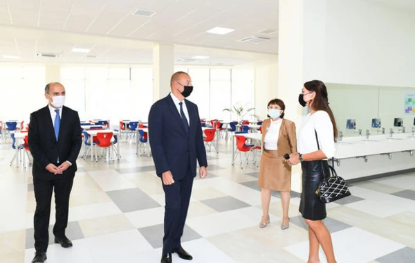 İlham Əliyev və Mehriban Əliyeva Bakı Avropa Liseyinin yeni binasının açılışında iştirak ediblər - VİDEO