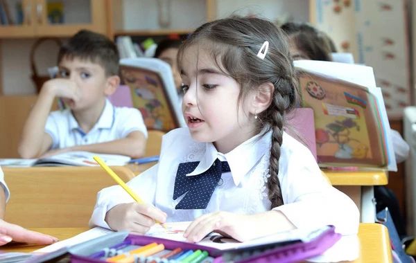 Bu gündən məktəblər açılır