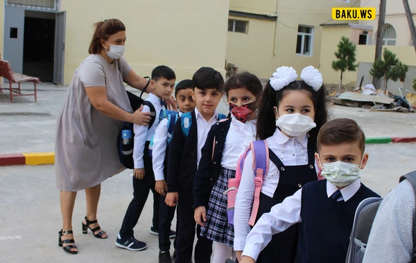 İbtidai siniflərin ilk dərs günüdür - FOTOREPORTAJ
