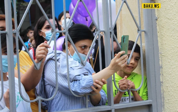 İbtidai siniflərin ilk dərs günüdür - FOTOREPORTAJ