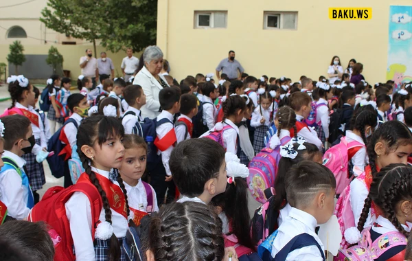 İbtidai siniflərin ilk dərs günüdür - FOTOREPORTAJ