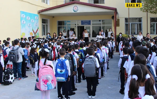 İbtidai siniflərin ilk dərs günüdür - FOTOREPORTAJ