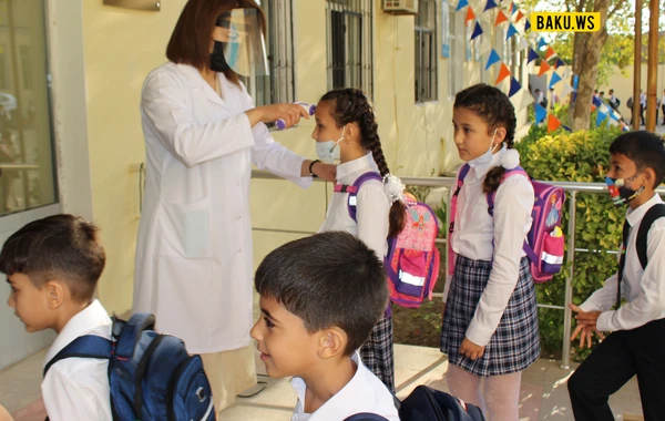İbtidai siniflərin ilk dərs günüdür - FOTOREPORTAJ