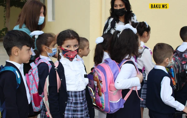 İbtidai siniflərin ilk dərs günüdür - FOTOREPORTAJ