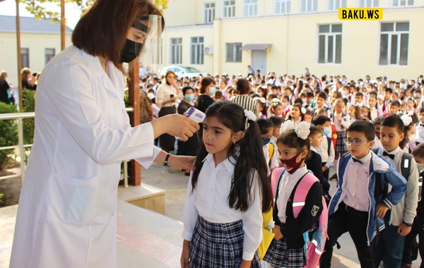 İbtidai siniflərin ilk dərs günüdür - FOTOREPORTAJ