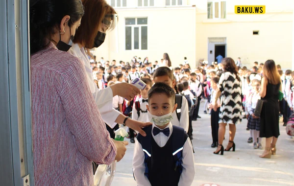 İbtidai siniflərin ilk dərs günüdür - FOTOREPORTAJ