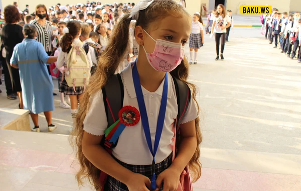 İbtidai siniflərin ilk dərs günüdür - FOTOREPORTAJ