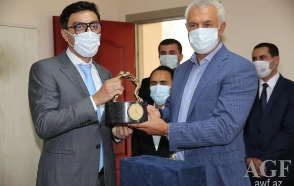 Yeni təyin olunmuş nazir daha bir federasiyanı ziyarət etdi - FOTO