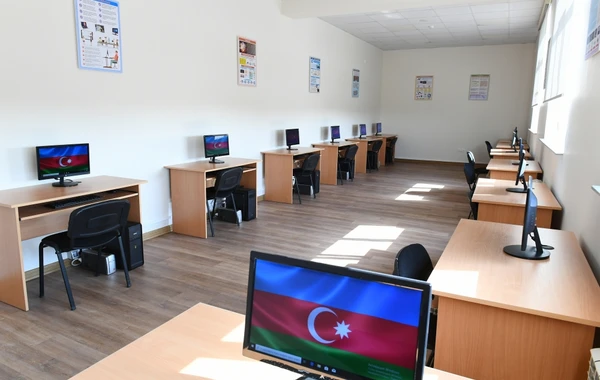 Mehriban Əliyeva Binədə yeni inşa edilən məktəbdə yaradılan şəraitlə tanış olub - FOTO