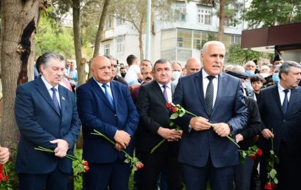 Xətaidə şəhidlərin adını daşıyan parkın və xatirə lövhəsinin açılışı olub - FOTO