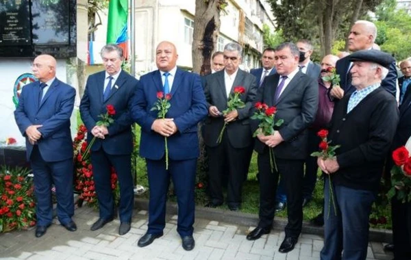 Xətaidə şəhidlərin adını daşıyan parkın və xatirə lövhəsinin açılışı olub - FOTO
